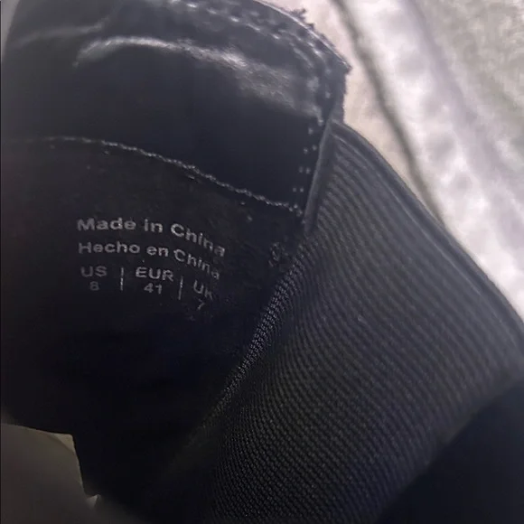 Aldo Black Leather Chukka Boots, missing one of shoe grip tip. - Picture 3 of 8